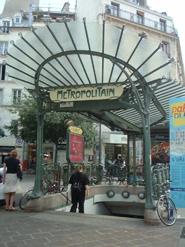 Édicule à la station Châtelet