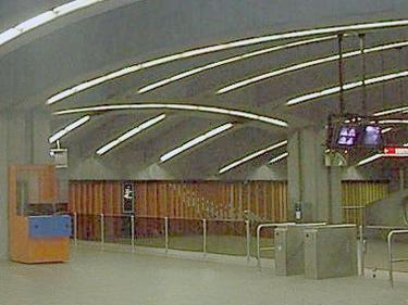 Ceiling arches over the mezzanine