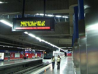 Display board on the platform of Mar de Cristal station