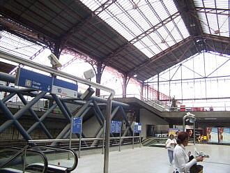 View of Príncipe Pío station from the mezzanine