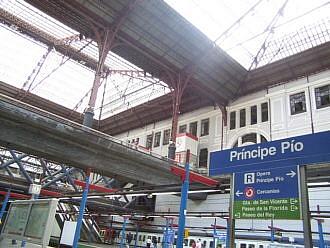 View of Príncipe Pío station from the platforms