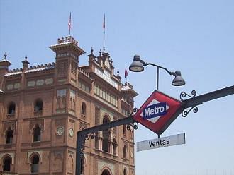 Metro entrance at Ventas