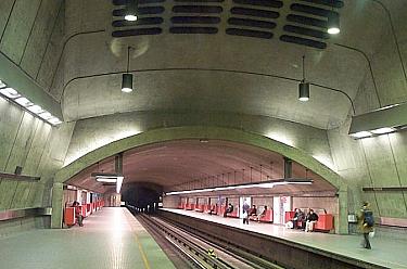Intersection of vault with great volume