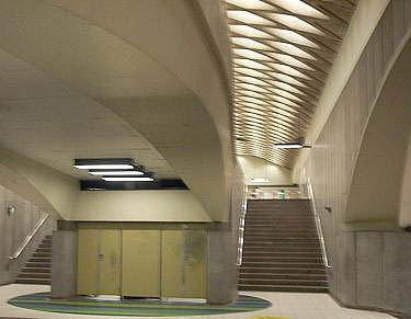 Platform area under the transept