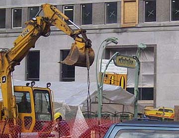 View of the Guimard entrance under reassembly, December 2002