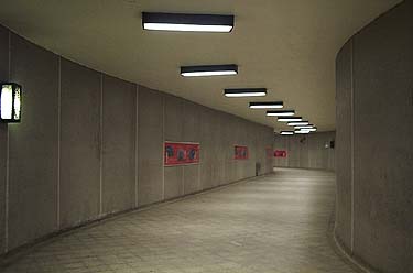 Couloir vers la ligne jaune