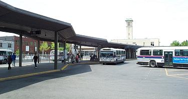 Quais du terminus Laval