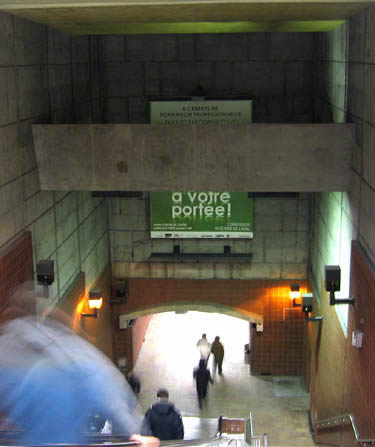 Escaliers vers les quais