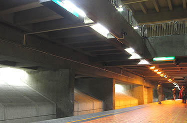 Vaults supporting the upper-level tracks