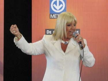 Michèle Richard performs Un jour, un jour