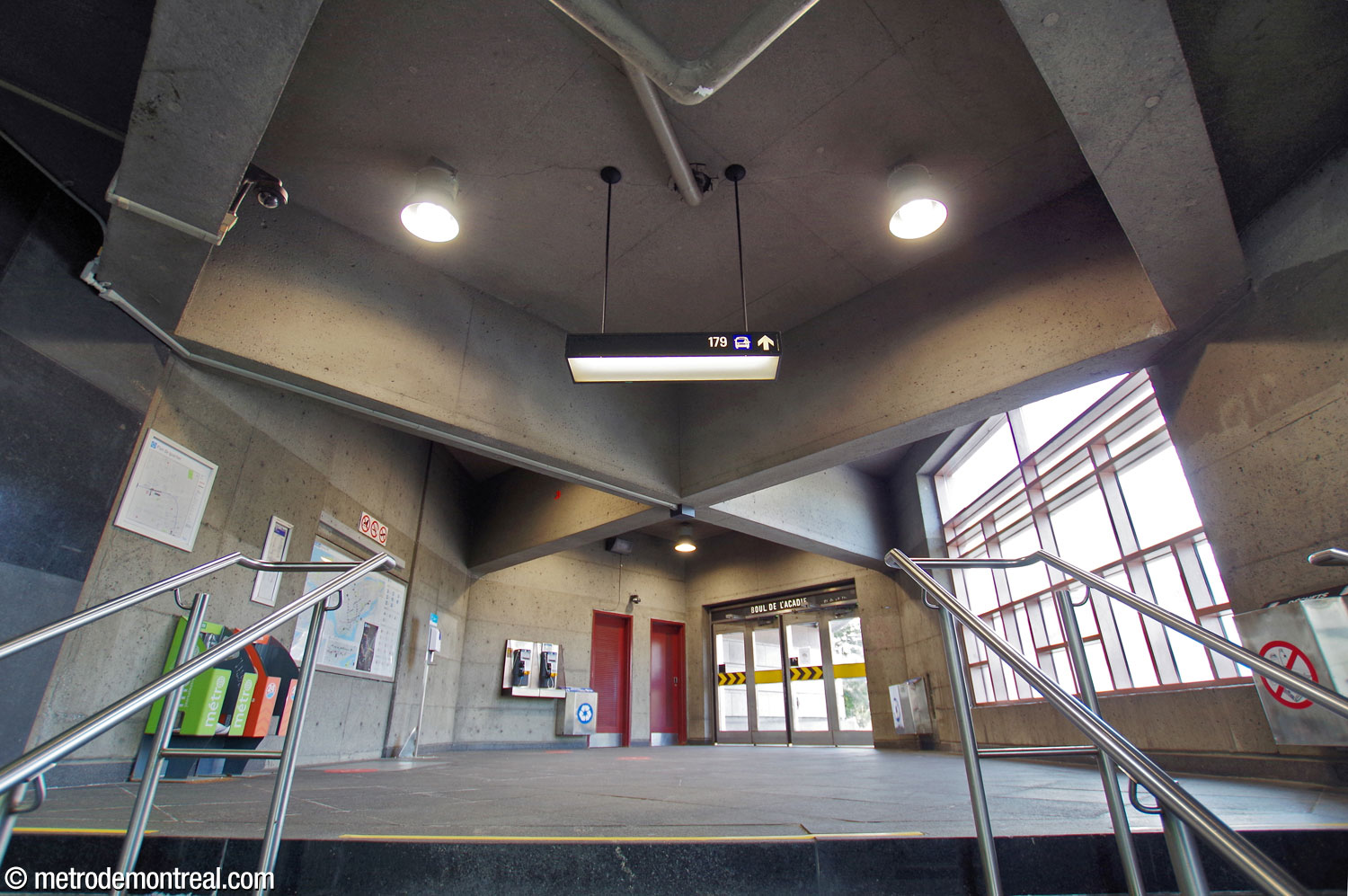 Looking up into the De l'Acadie headhouse from the stairwell leading to it. The 45-degree square concrete ceiling coffers are present here too.