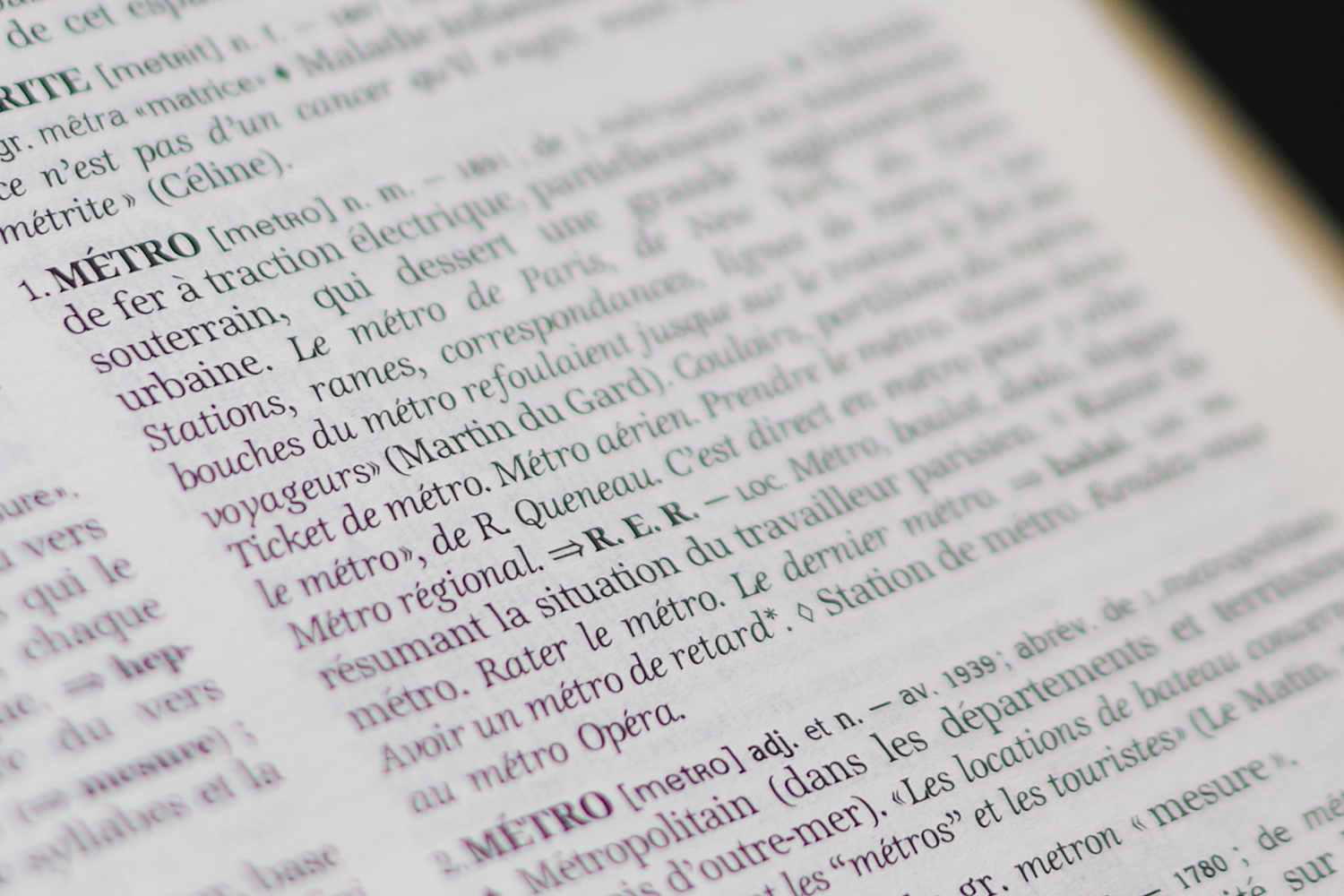 Image d'un dictionnaire, qui sert de lien vers l'article Lexique