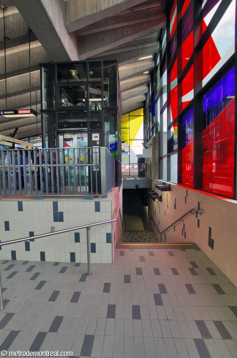 The eastern stairwell down to the Montmorency platform, considerably narrowed to accommodate the elevator shaft.