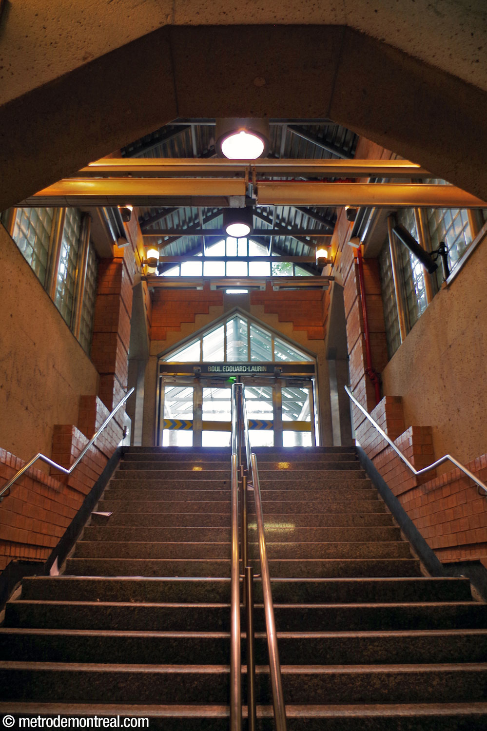 The stairwell leading up to the Édouard-Laurin headhouse.
