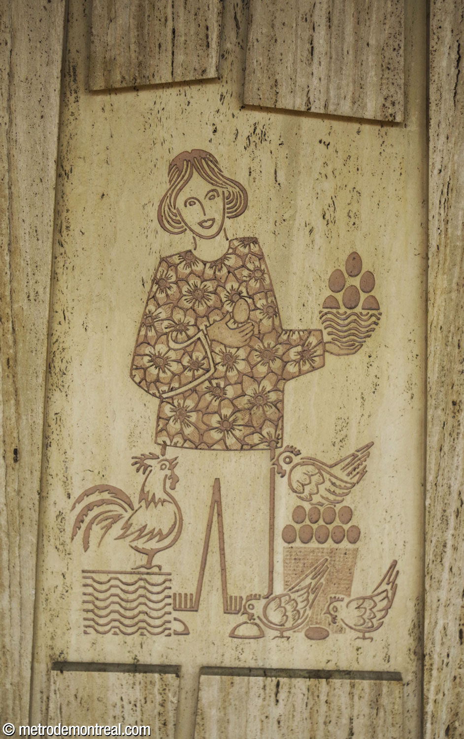 A bas-relief by Jean-Charles Charuest on one of the station's platforms, depicting an egg seller.