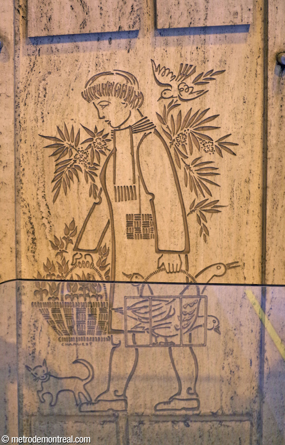 A bas-relief by Jean-Charles Charuest located along the stairwell down from the Saint-Laurent Ouest headhouse, depicting a shopper carrying plants and live birds.
