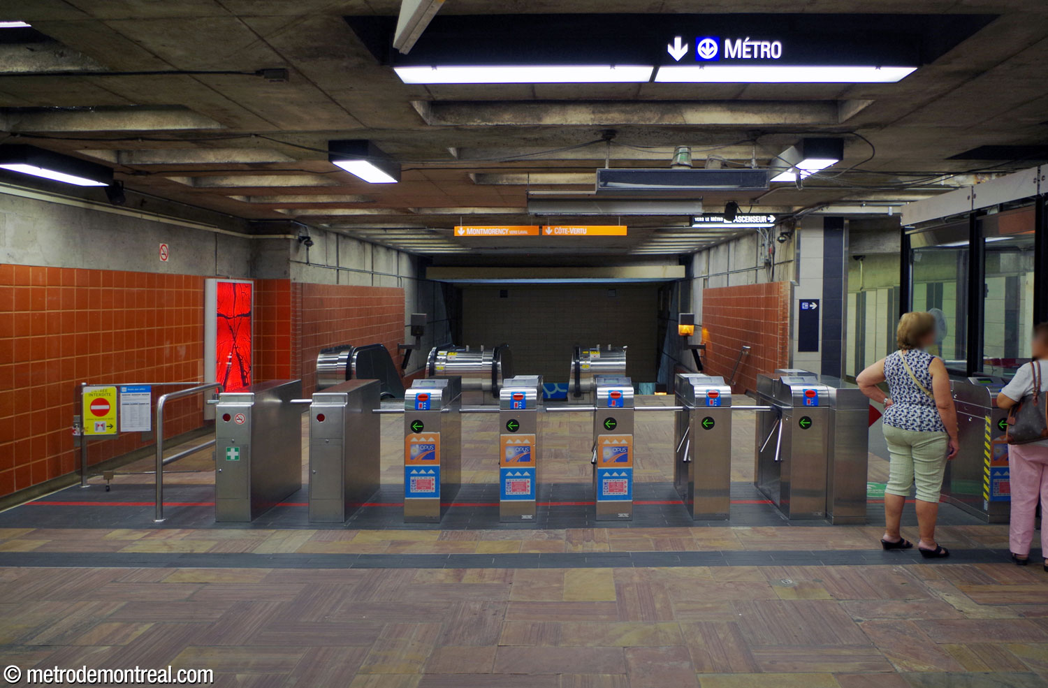 The gateline of the original ticket hall, looking toward the large stairwell.