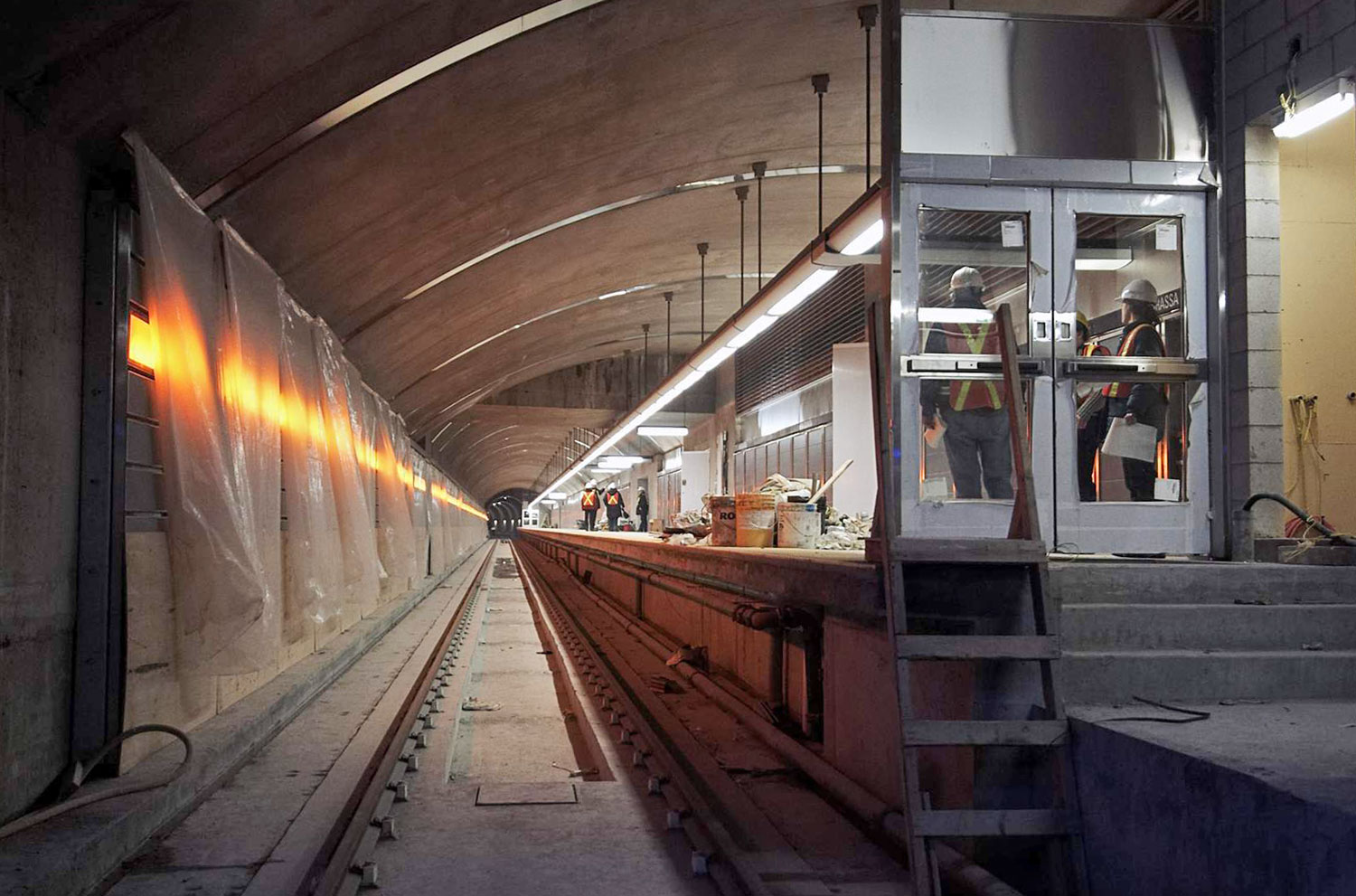 The new platform to Laval under construction, c. 2007.