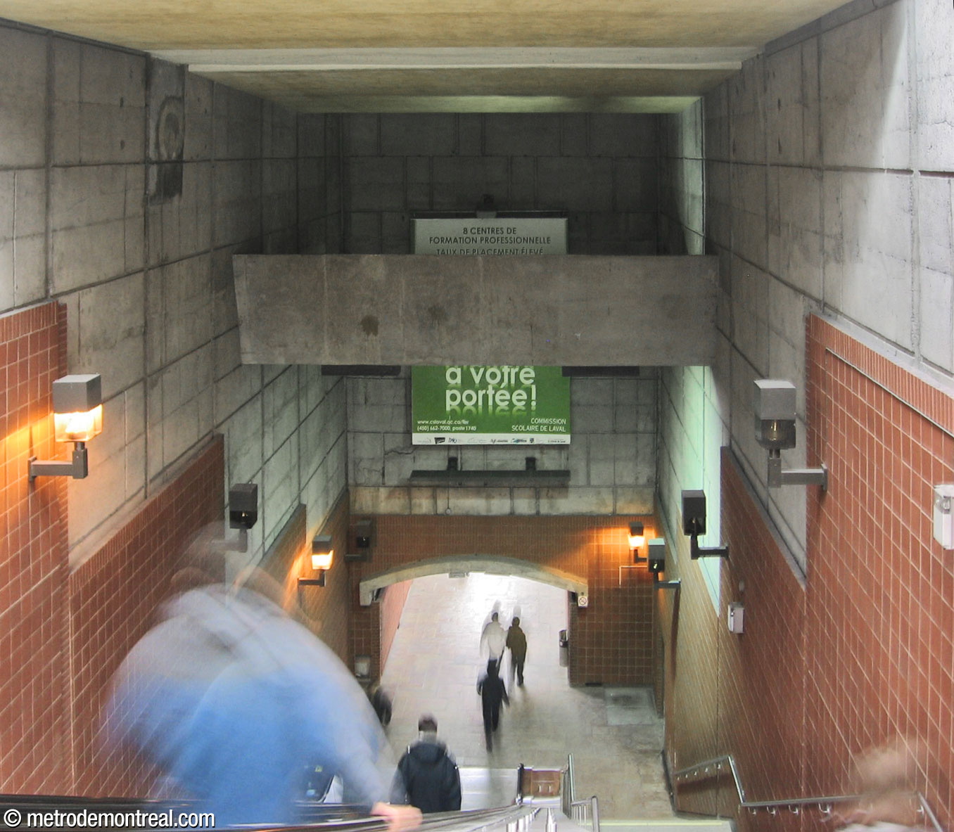 The main stairwell between the east ticket hall and the long corridor in 2007, showing its great height before a technical facility was installed overhead.