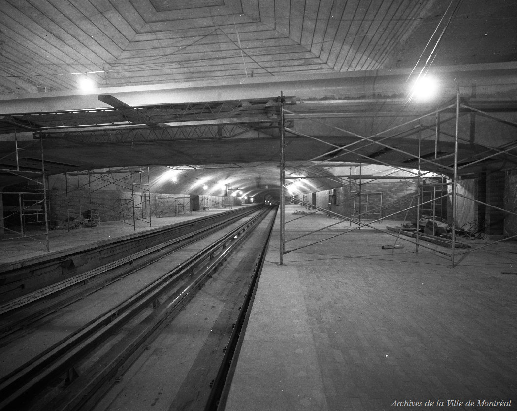 Le transept de la station en chantier, juillet 1966.