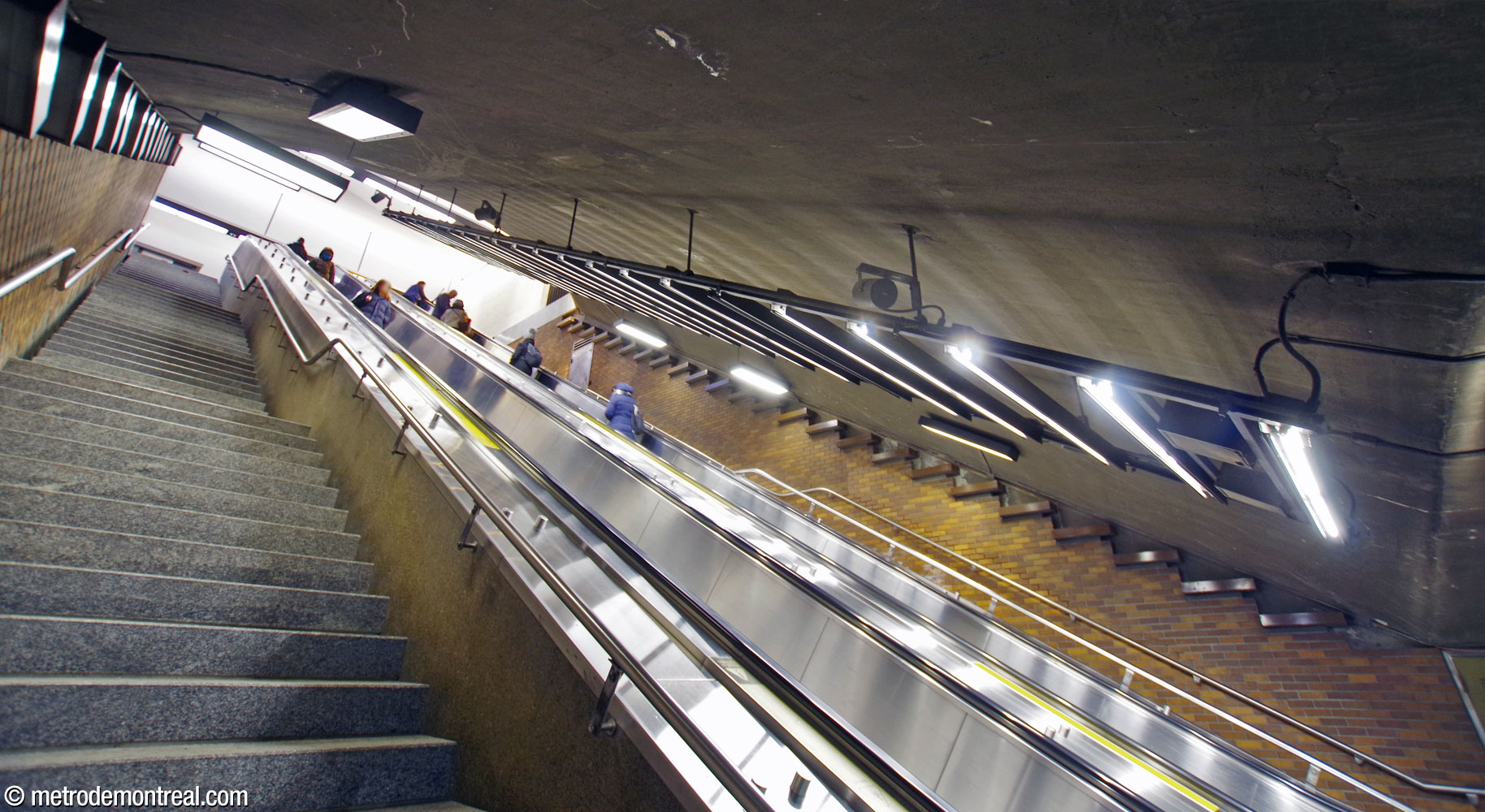 L'escalier originel entre le transept et le rez-de-chaussée.