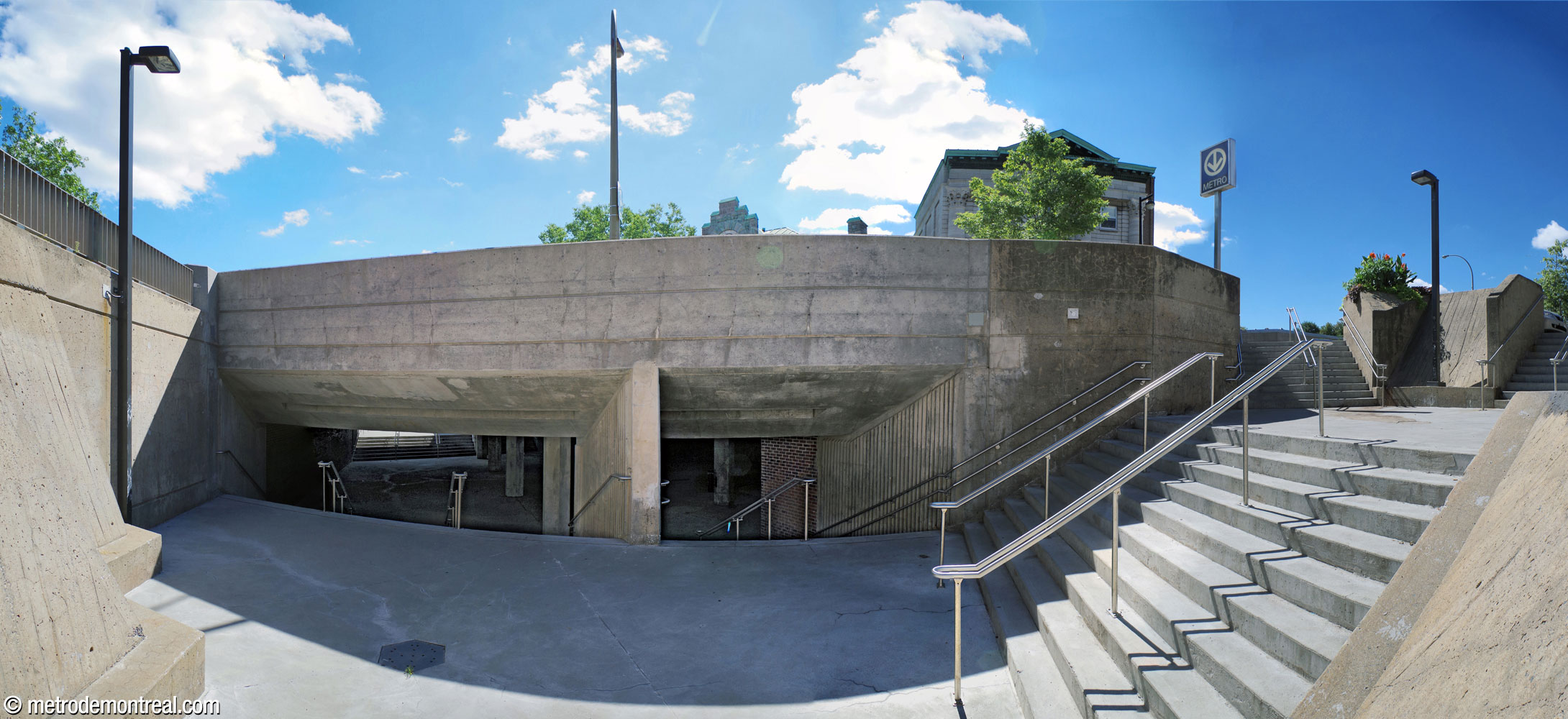 The Saint-Jacques open-air entrance seen from the lower landing, before descending to the underground gallery under Rue Saint-Jacques.