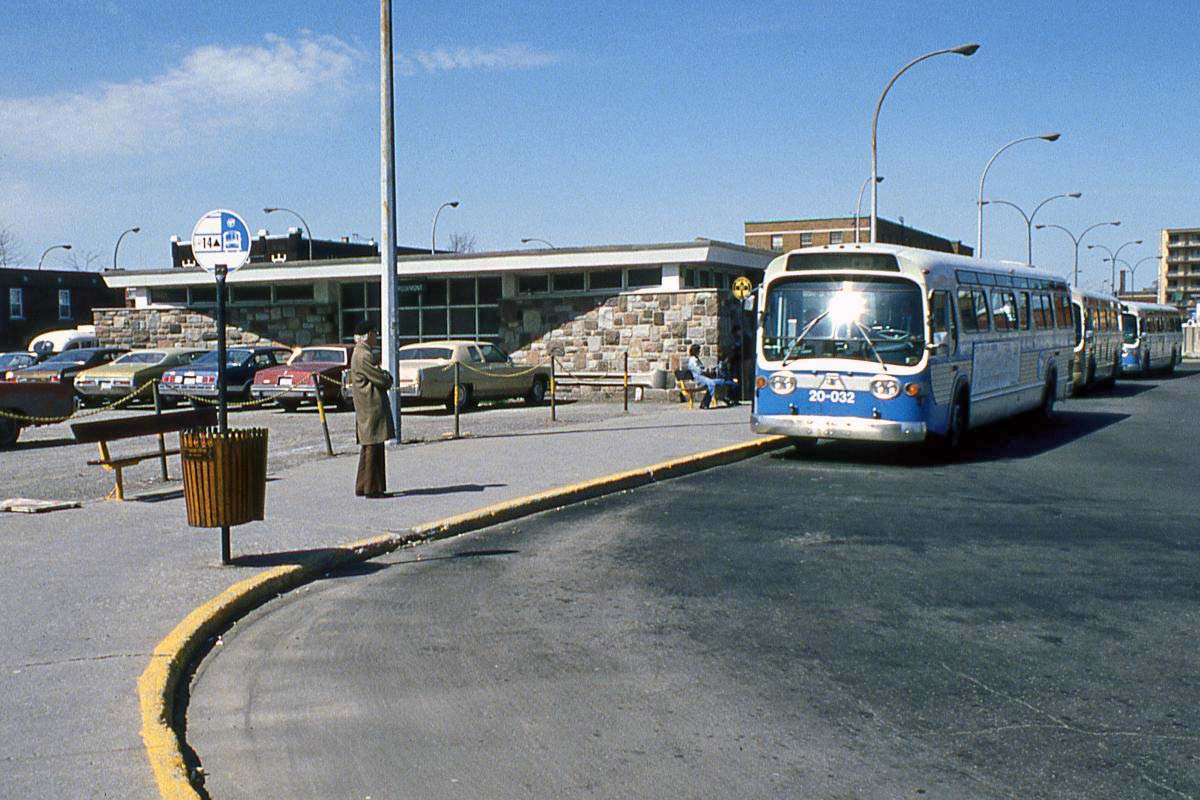L'édicule d'origine de la station.