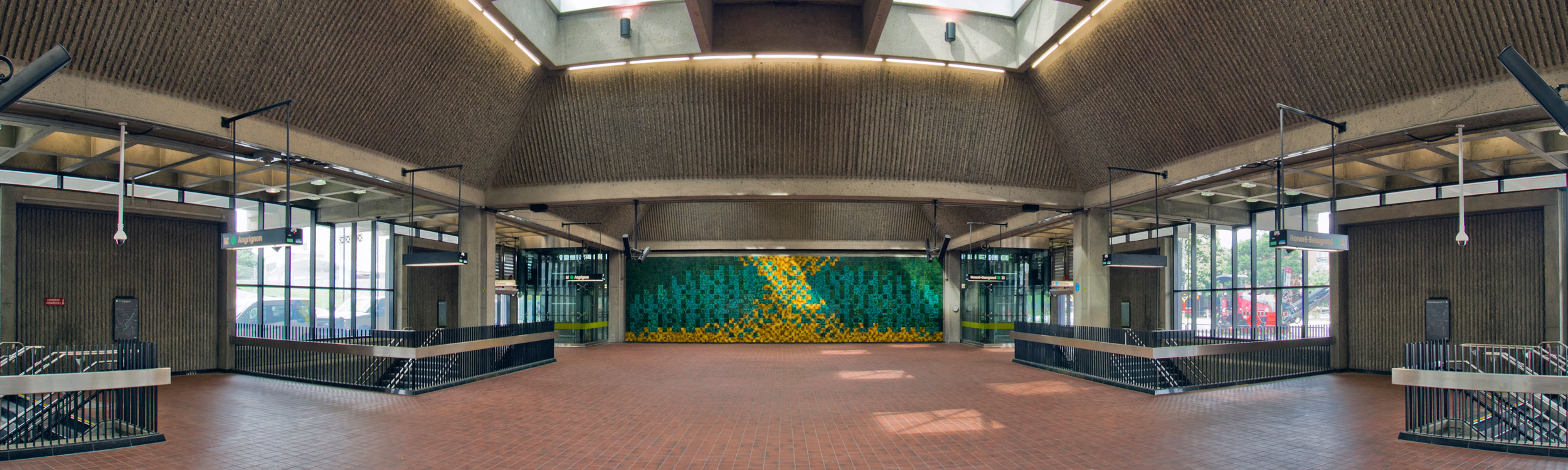 Viau station - Large image